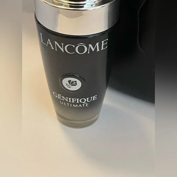 Lancôme Black Rose Cosmetic Bag with Lancôme Génifique Ultimate Recovery Serum - Picture 3 of 7